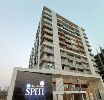 Flats & Apartments for Sale in Vesu, Surat (2020 Sq.ft.)
