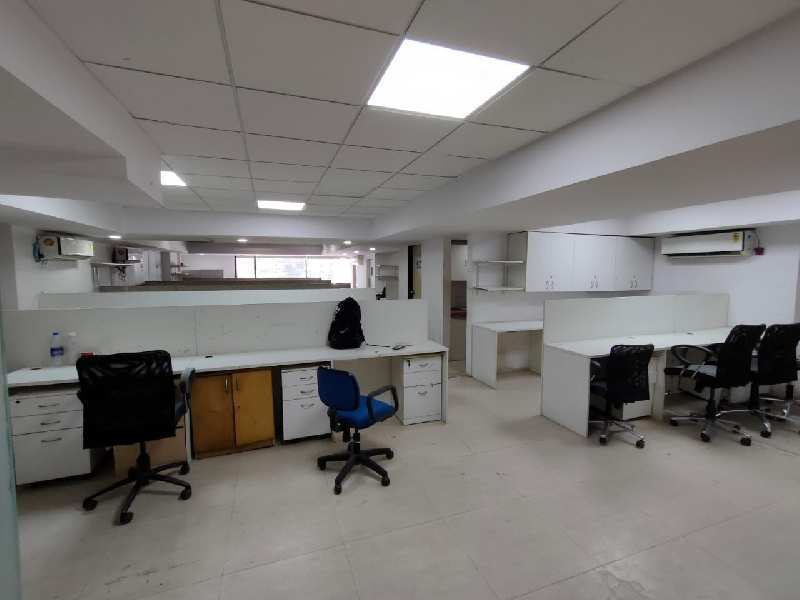 Furnished office rent at 215 Atrium, Chakala