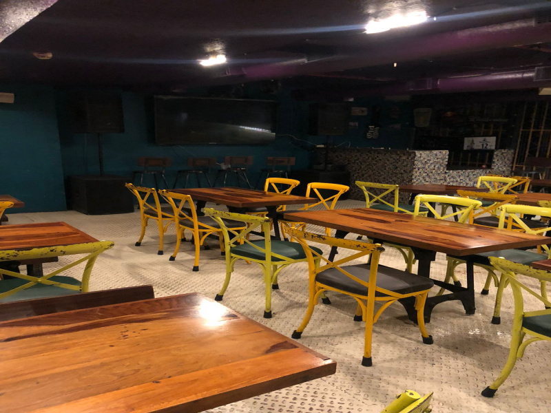 Runnibg bar cum Restaurant sale at Salt Lake Kolkata