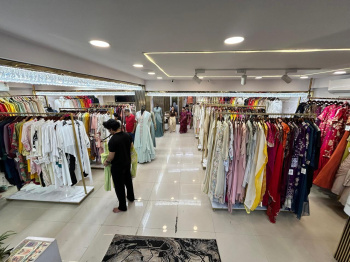 Ready showroom for sale at topsia