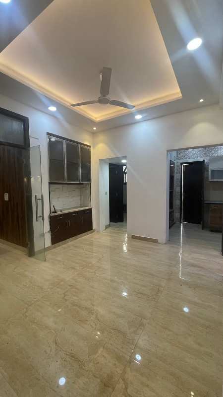 3 BHK Flats & Apartments for Sale in Sector 12, Dwarka, Delhi (1450 Sq.ft.)