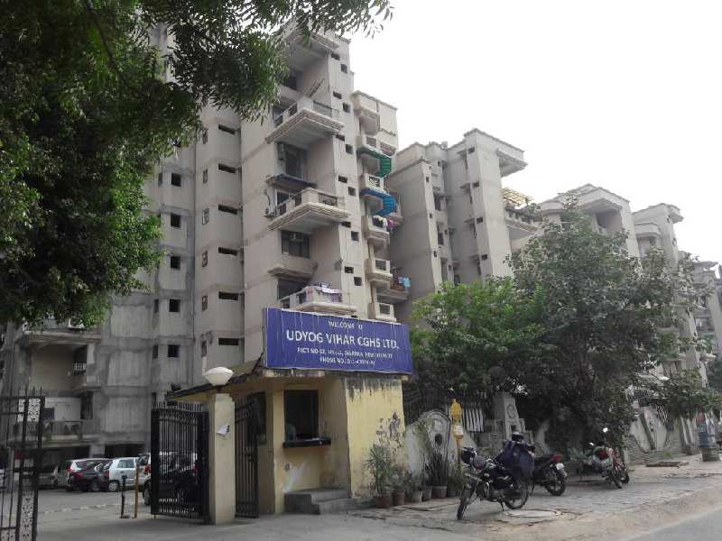 4 BHK Flats & Apartments for Sale in Sector 22, Dwarka, Delhi (1800 Sq.ft.)