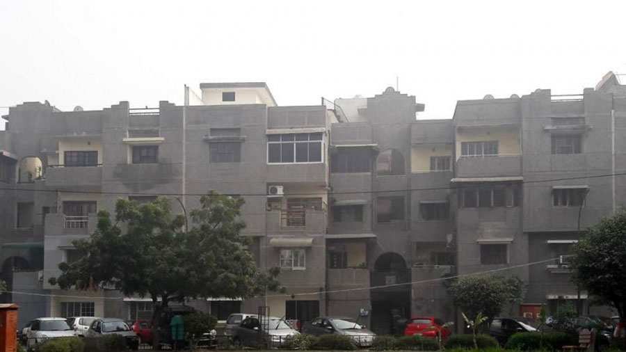 3 BHK Flats & Apartments for Sale in Sector 12, Dwarka, Delhi (950 Sq.ft.)