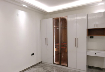 2 BHK Flats & Apartments for Rent in Sector 14, Dwarka, Delhi (1300 Sq.ft.)