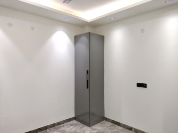 2 BHK Flats & Apartments for Rent in Sector 12, Dwarka, Delhi (1300 Sq.ft.)