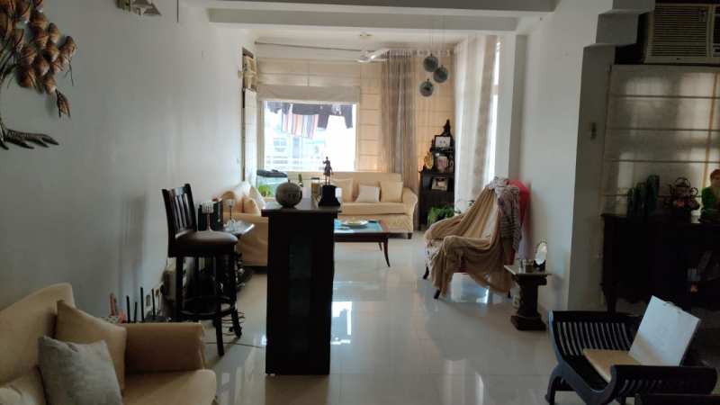 4 BHK Flats & Apartments for Sale in Sector 4, Dwarka, Delhi (1850 Sq.ft.)