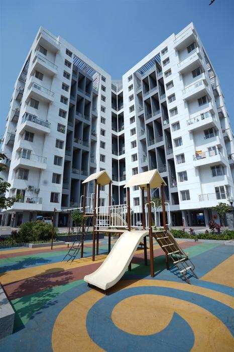 4 BHK Fully Furnished flat for sale