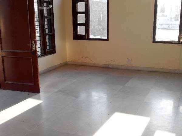 2 BHK Independent Floor For Sale In Mohan Garden, Delhi