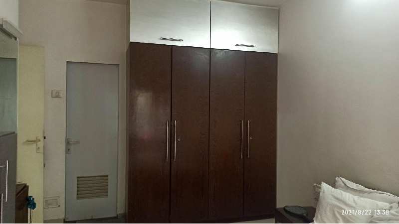 2 BHK Flats & Apartments for Sale in Borivali East, Mumbai (850 Sq.ft.)