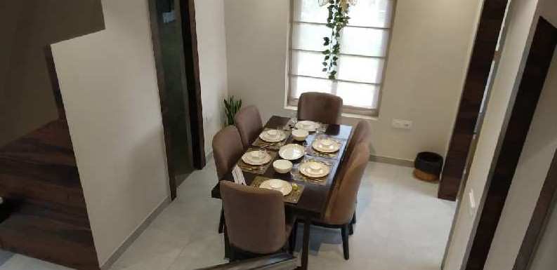 4 BHK Individual Houses / Villas for Sale in E M Bypass, Kolkata (2001 Sq.ft.)