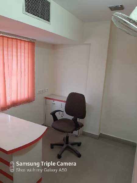 Commercial office 1000 square feet in dhantoli Nagpur