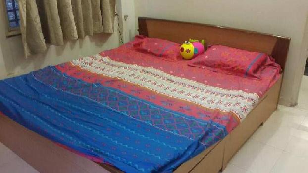 3 BHK flat for rent in laxmi nagar furnished