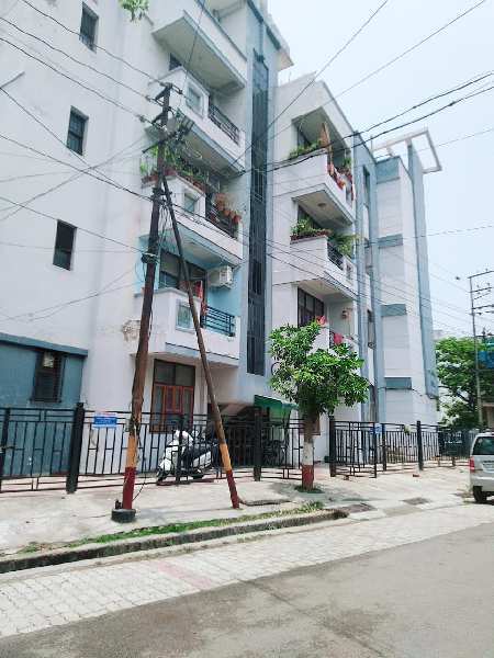 3 BHK Flats & Apartments for Sale in Saket Nagar, Kanpur (1200 Sq.ft.)