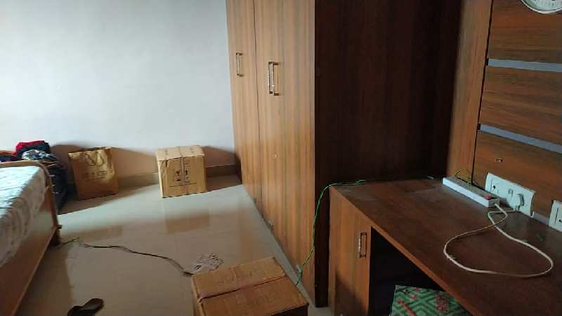 4  bhk flat for rent