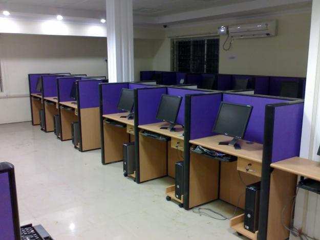 Office Space Available For Rent In Club Road, Punjabi Bagh