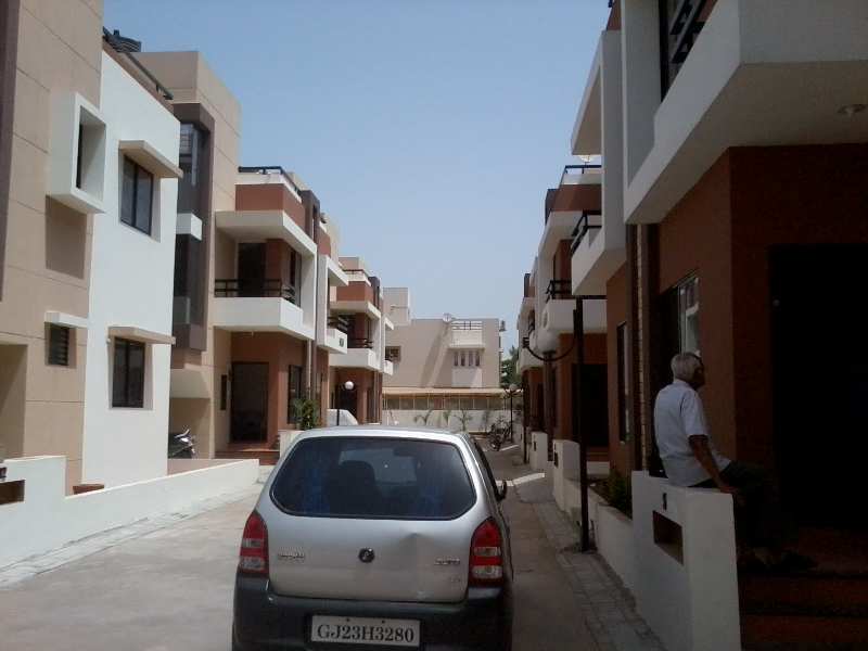 3 BHK Individual Houses / Villas for Sale in Bakrol, Anand (1700 Sq.ft.)