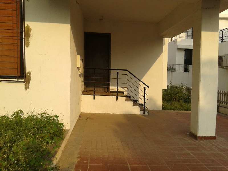 3 BHK Individual Houses / Villas for Sale in Wagholi, Pune (3300 Sq.ft.)