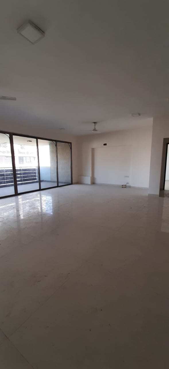 4 BHK Flats & Apartments for Rent in Ambawadi, Ahmedabad (3800 Sq.ft.)
