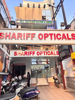 Commercial shop available for rent in main road