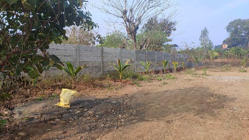 9 gunthe agriculture land for sale in Karjat. Road Boarwell, Compound.