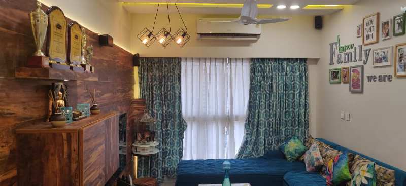2 BHK Flats & Apartments for Rent in Western Express Highway, Mumbai (900 Sq.ft.)