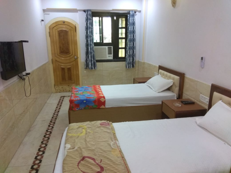 Available Guest house in Andheri west