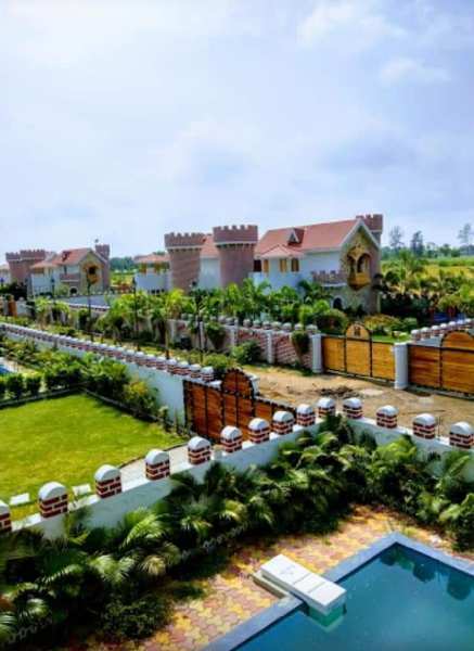 600 Sq. Yards Individual Houses / Villas for Sale in Adajan, Surat