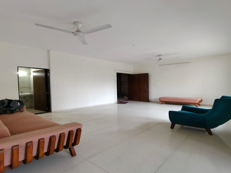 2 BHK Flats & Apartments for Sale in Chembur, Mumbai (1056 Sq.ft.)