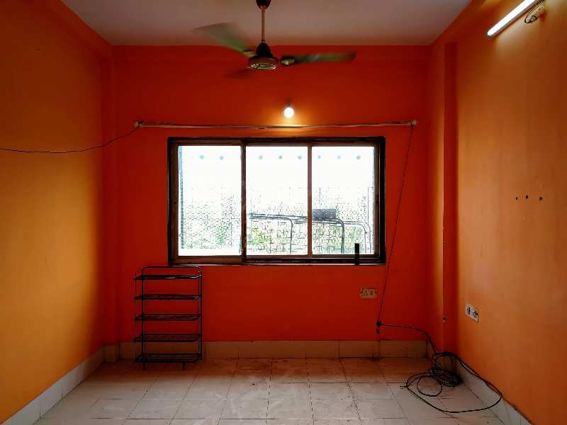 2 BHK Flats & Apartments for Rent in Kurla East, Mumbai (680 Sq.ft.)