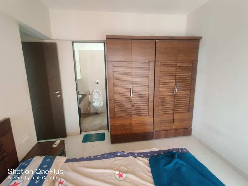 2 BHK Flats & Apartments for Rent in Kurla East, Mumbai (741 Sq.ft.)