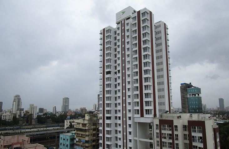 2 BHK Flats & Apartments for Sale in Dadar West, Mumbai (1250 Sq.ft.)