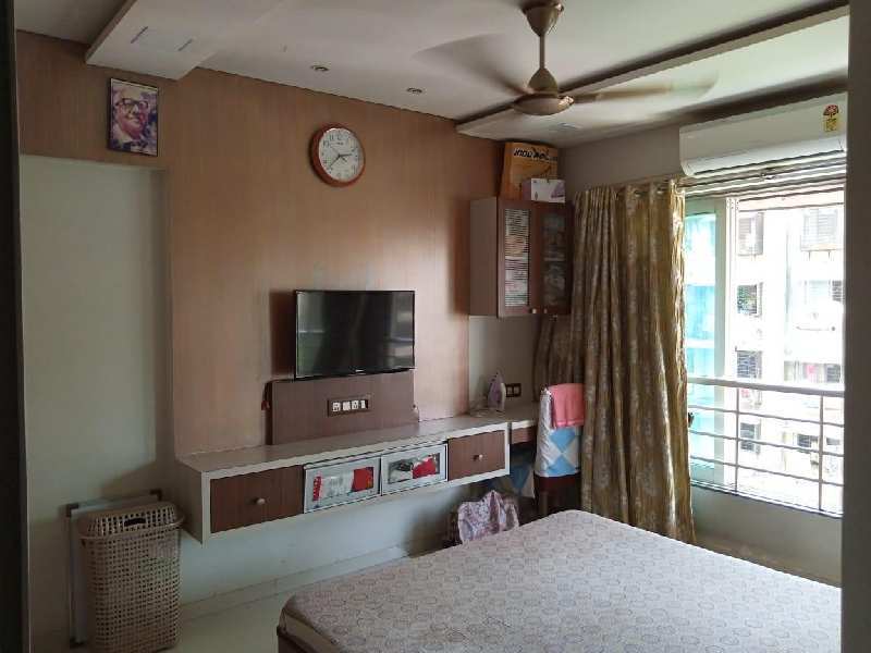 2 BHK Flats & Apartments for Sale in Kalina, Mumbai (1030 Sq.ft.)