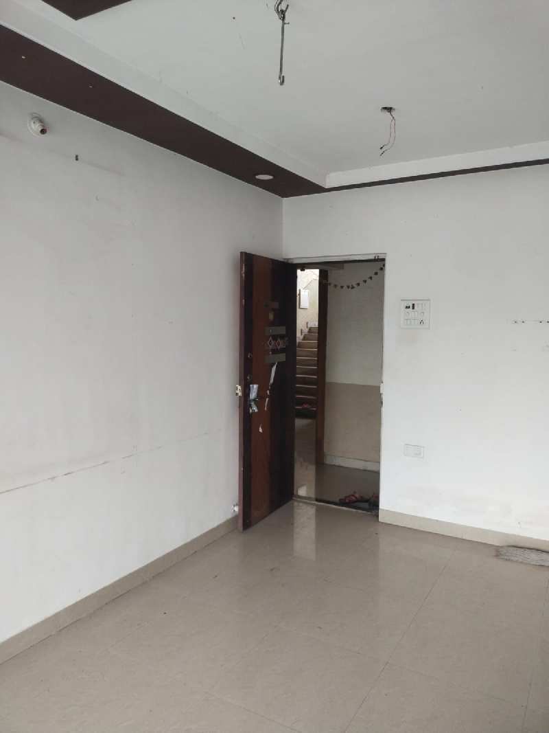 2 BHK Flats & Apartments for Sale in Vasant Nagari, Mumbai (725 Sq.ft.)