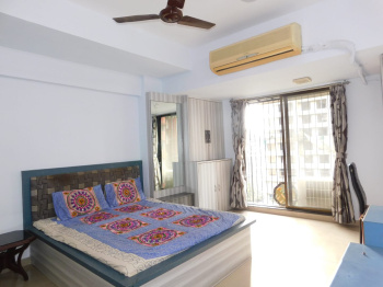 Flats & Apartments for Sale in Malad East, Mumbai (600 Sq.ft.)