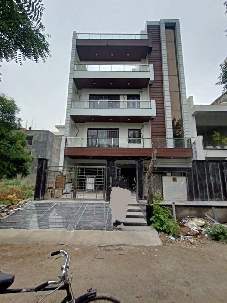 9 BHK Individual Houses / Villas for Sale in Block A, Noida (200 Sq. Meter)