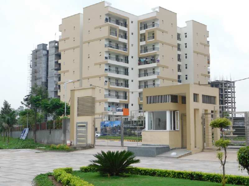 4 BHK Flats & Apartments for Sale in Patiala Road, Zirakpur (1850 Sq.ft.)