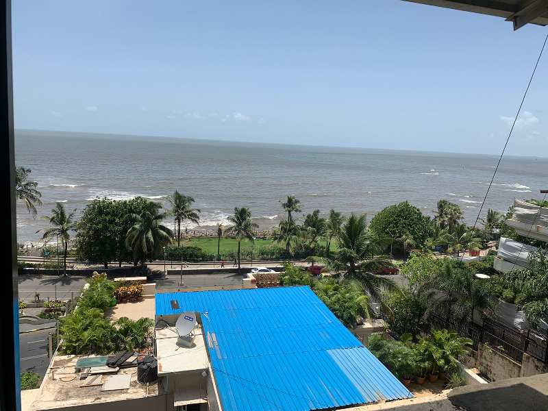 Beautiful Sea facing Flat in the heart of bandra west