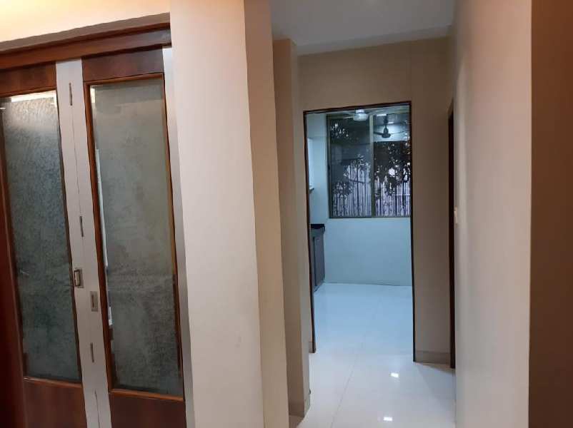 Beautiful and elegantly done up spacious 2bhk with open view and lots of sunlight and greenery surrounded in the heart of khar west a  luxurious lifestyle feel like heaven and closer to all daily needs