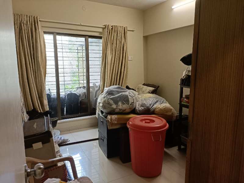 Beautiful and elegantly done up spacious 3bhk for sale at a give away price with open view and with lots of sunlight and greenery surrounded in the heart of Santacruz west a luxurious lifestyle feel like heaven and closer to all daily needs