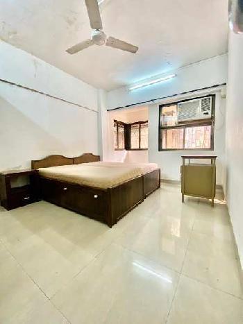 2 BHK Flats & Apartments for Rent in Khar West, Mumbai (750 Sq.ft.)