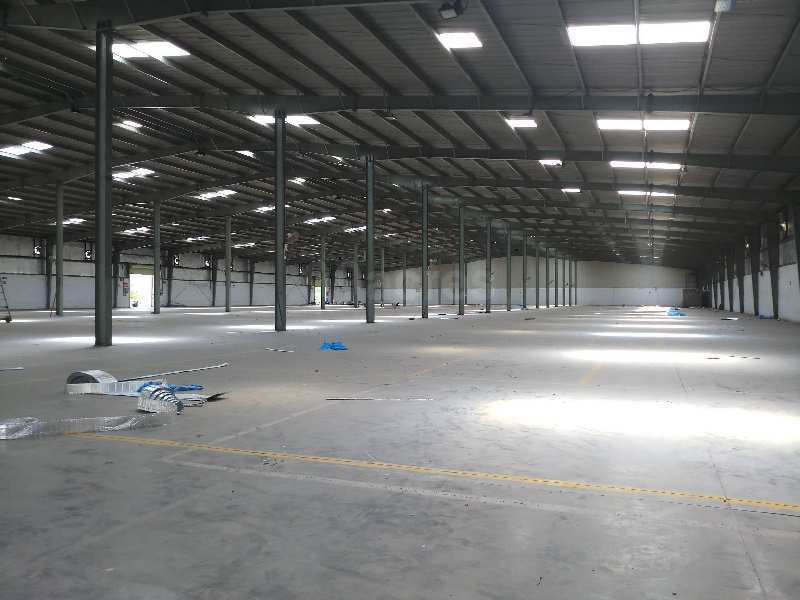 76000 Sq.ft. Warehouse/Godown for Rent in Kamrej, Surat