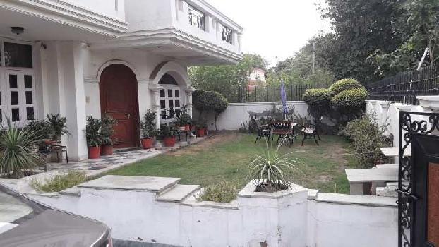 6 BHK Individual Houses / Villas for Sale in Palam Vihar, Gurgaon (520 Sq. Yards)