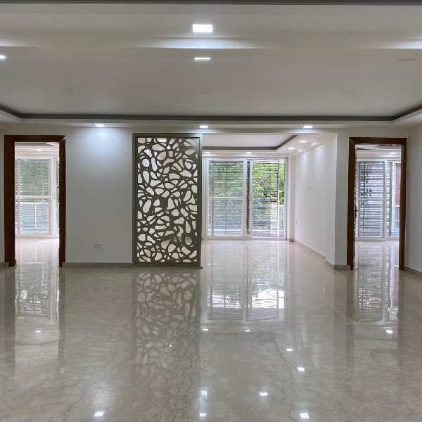 4 BHK Builder Floor for Sale in Block J, Gurgaon (520 Sq. Yards)