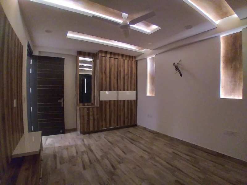 3 BHK Flats & Apartments for Sale in Block J, Gurgaon (2000 Sq.ft.)