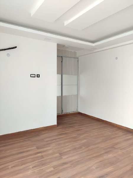 3 BHK Builder Floor for Sale in Block H, Gurgaon (2100 Sq.ft.)