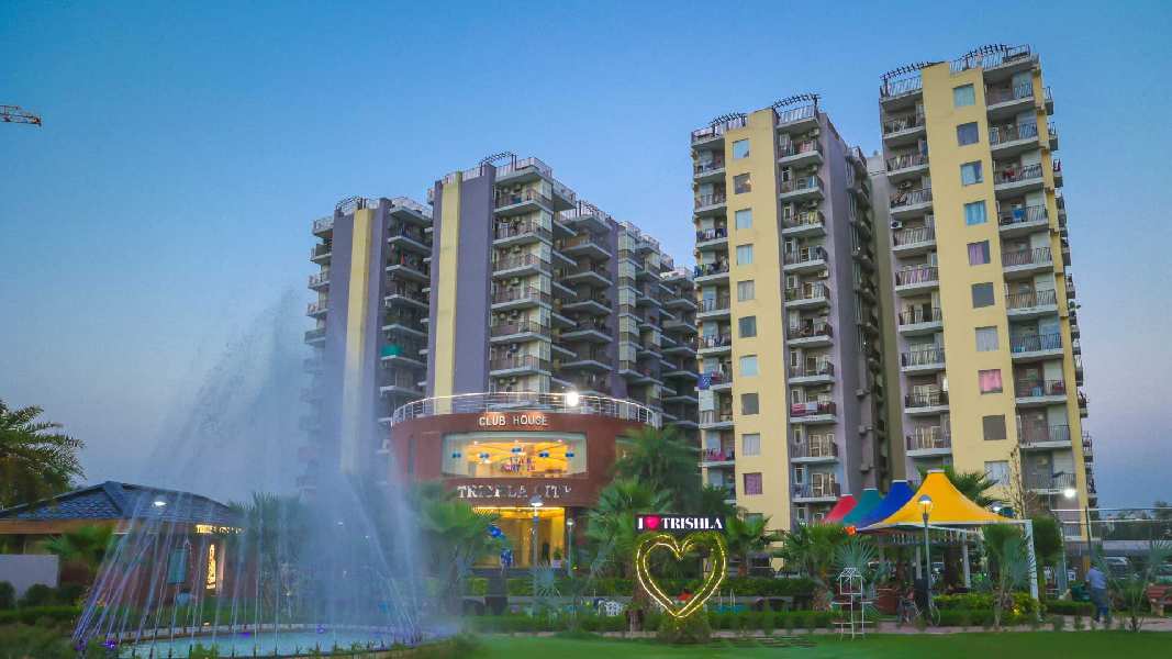 3 BHK Flats & Apartments for Sale in Patiala Road, Zirakpur (1808 Sq.ft.)
