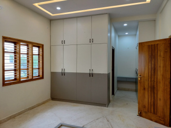 2 BHK Flats & Apartments for Rent in Hennur Road, Bangalore (800 Sq.ft.)