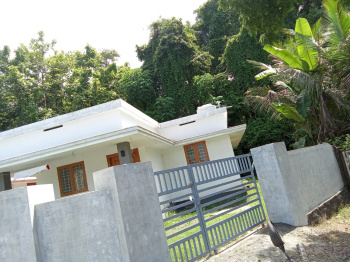 2 BHK Individual Houses for Sale in Nemmara, Palakkad (950 Sq.ft.)