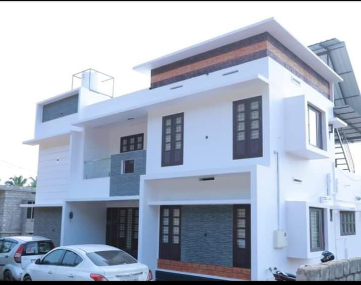 4 BHK Individual Houses for Sale in Mannuthy, Thrissur (2550 Sq.ft.)