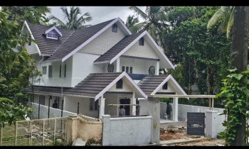 4 BHK Individual Houses for Sale in Chandranagar, Palakkad (2900 Sq.ft.)